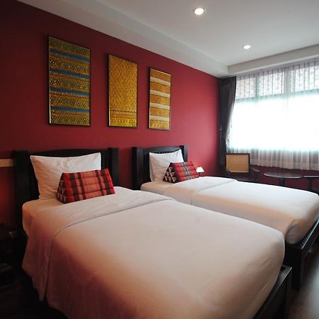 Focal Local Bed & Breakfast Бангкок Экстерьер фото